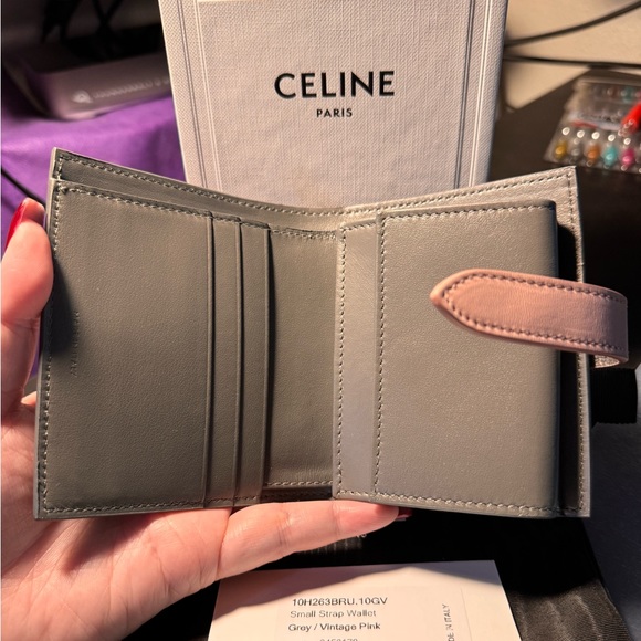 CELINE Small Strap Wallet Essentials Grained Calfskin Grey/ Vintage Pink BNIB - Picture 2 of 5